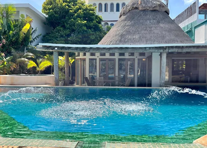 6Br Spacious Waterfront Villa With Private Pool By Solmar Rentals